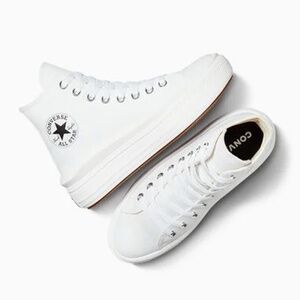 LIKE NEW!!!  Women's Chuck Taylor All Star Move Platform - White